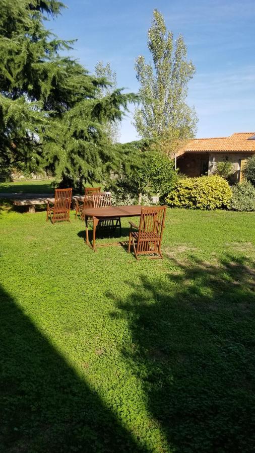 Chambres dans un lieu calme et champêtre Gourgé Extérieur photo