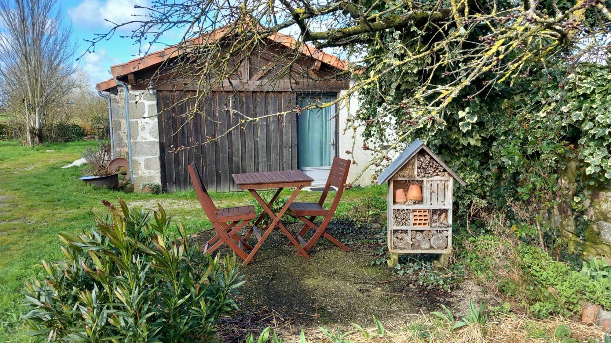 Chambres dans un lieu calme et champêtre Gourgé Extérieur photo