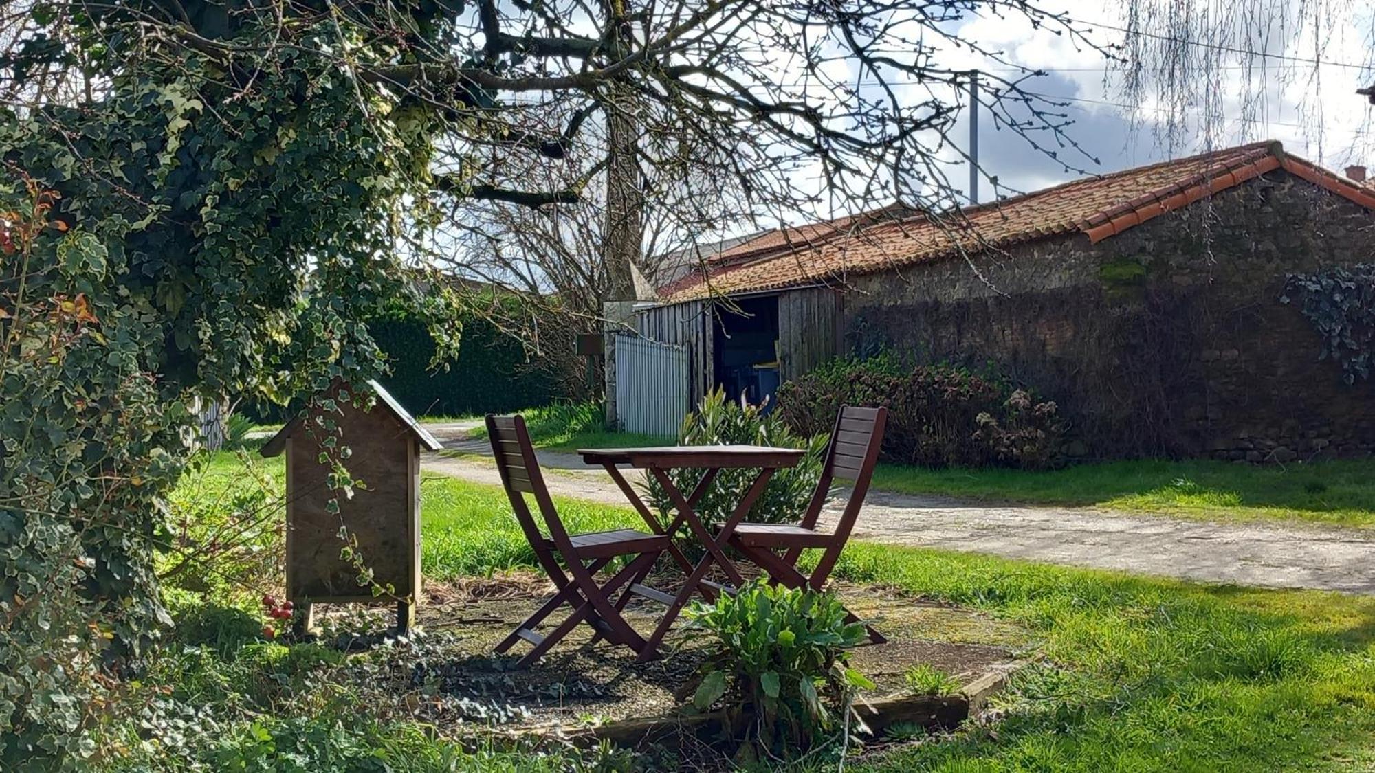 Chambres dans un lieu calme et champêtre Gourgé Extérieur photo
