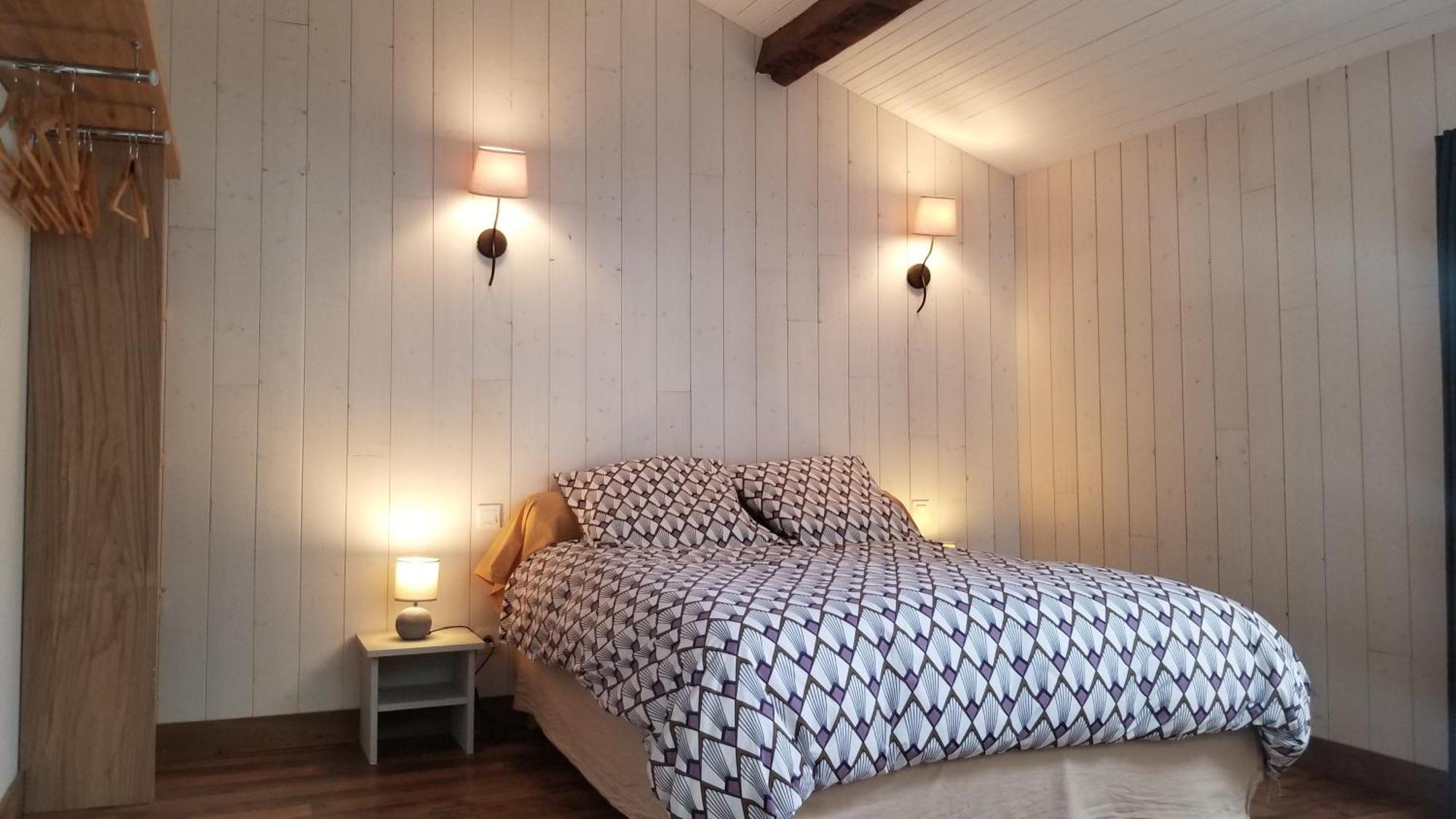 Chambres dans un lieu calme et champêtre Gourgé Extérieur photo